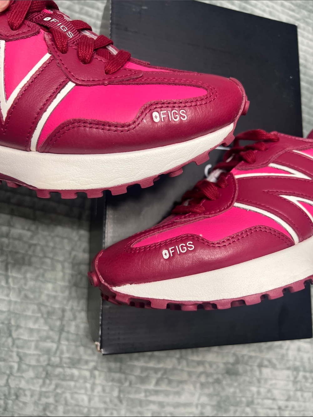 Figs New Balance 327 Sneakers - Picture 9 of 15